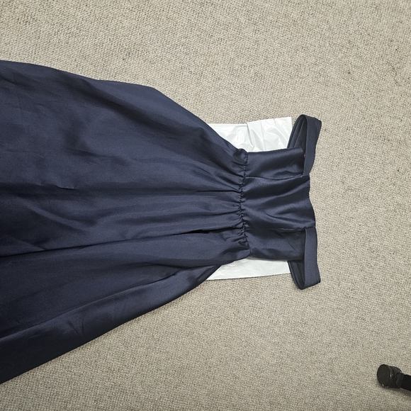 SOLD! Ever new Melbourne (a.k.a Forever new)-off the shoulder dress size 0/XS - Picture 6 of 7